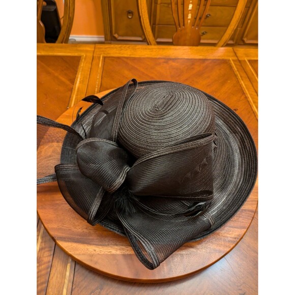 Betmar New York Vintage Black 100% Straw Rolled Brim Roses Hat Style V4389